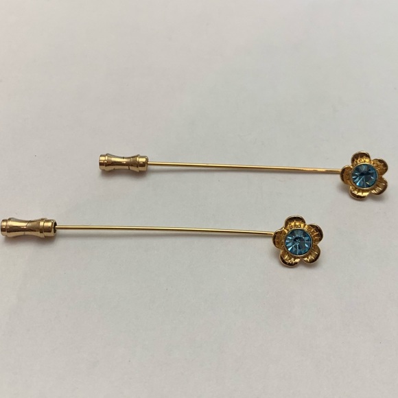 Flower Pins - Picture 2 of 6